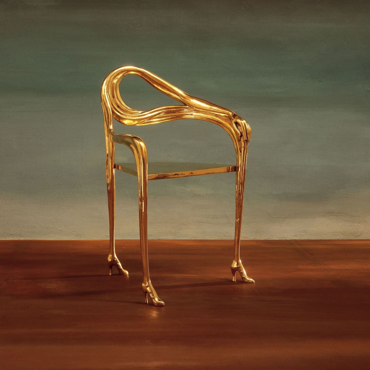 "Leda chair" - Dali (1935) 
